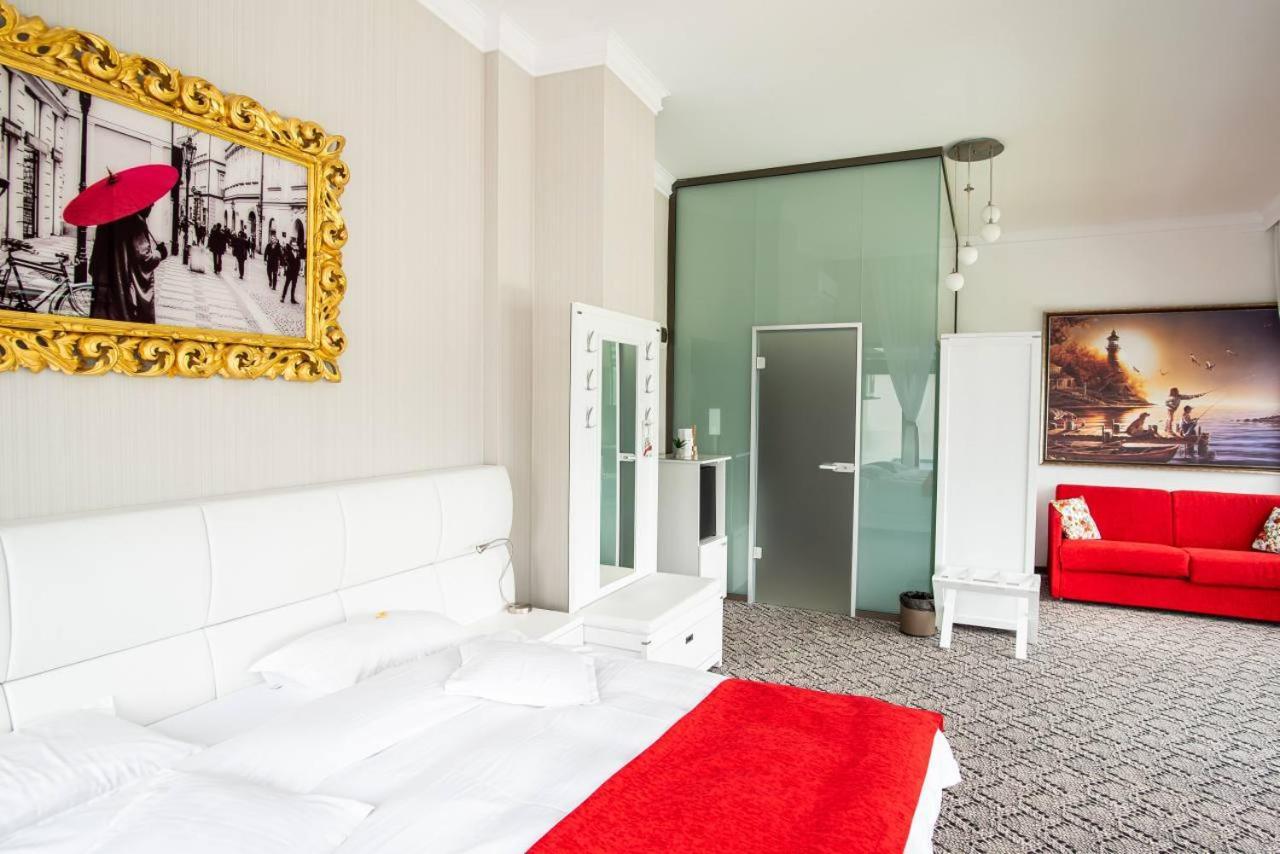 Hotel Roser House Boutique - Pe Malul Lacului Colibiţa Habitación foto