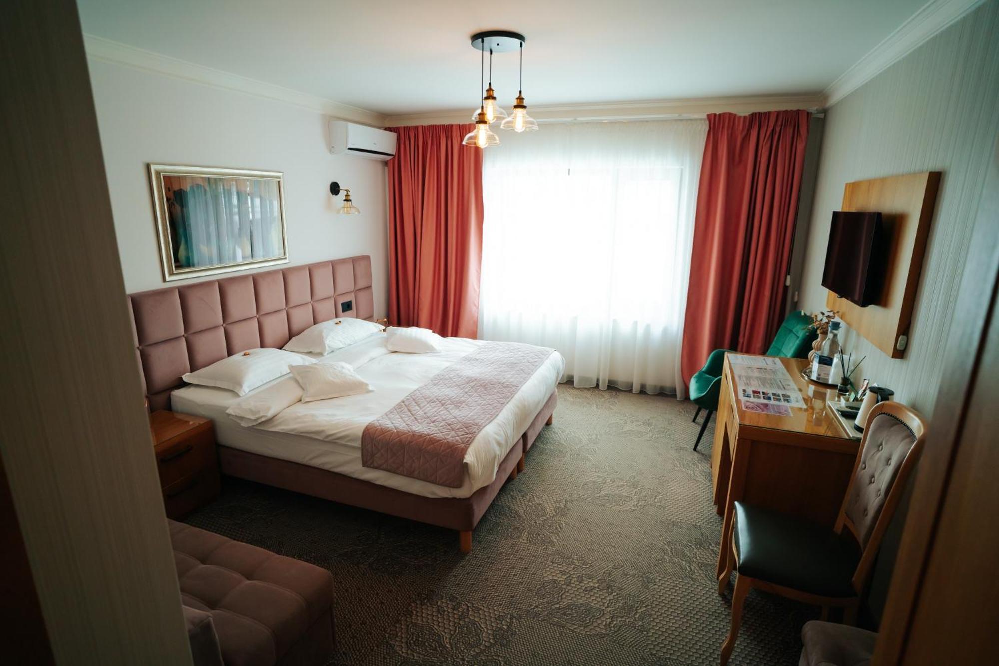 Hotel Roser House Boutique - Pe Malul Lacului Colibiţa Exterior foto